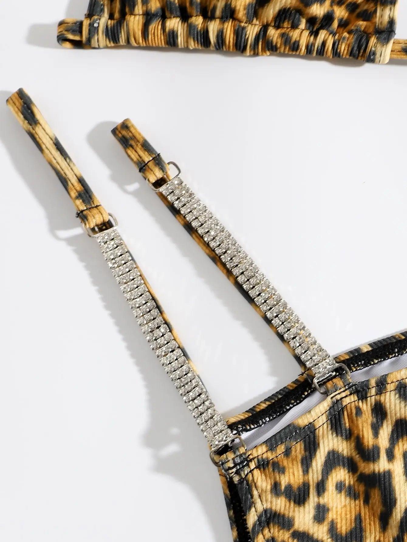 Leopard Halter Tanga Bikini Set: Djärv och stilren strandlook - WIQ