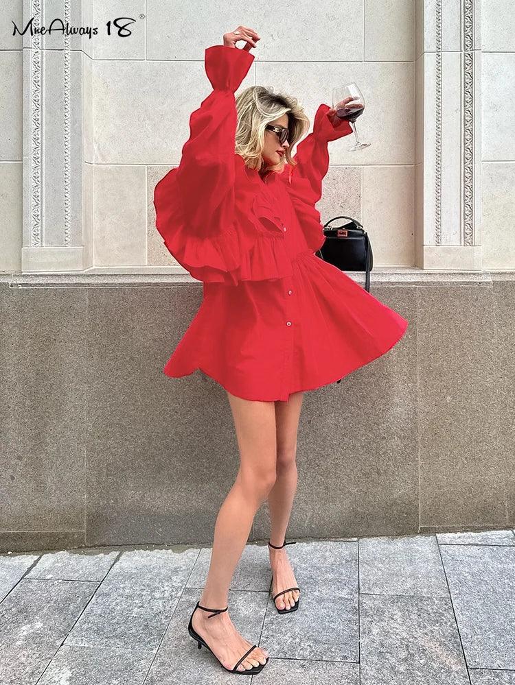 Röd Bomull Klänning med Volangdetaljer - Stilfullt Mode - WIQ