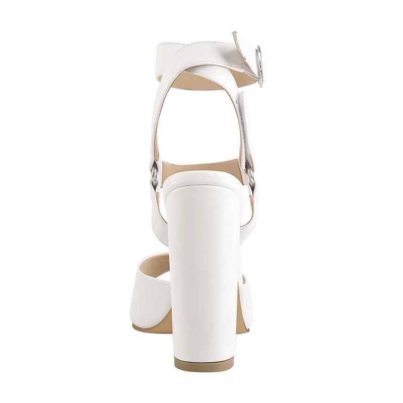 Sommarklass: Vita Fyrkantiga Klack Sandaler för Kvinnor - WIQ